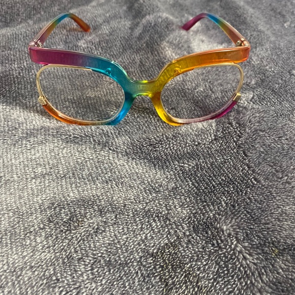Rainbow Statement Glasses 🌈 Bold oversized frames with gold accents. - Picture 3 of 5